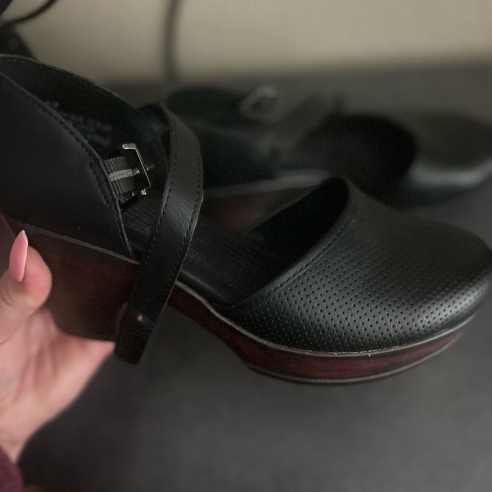 Black B.o.c. Gia Clogs size 8 Women’s